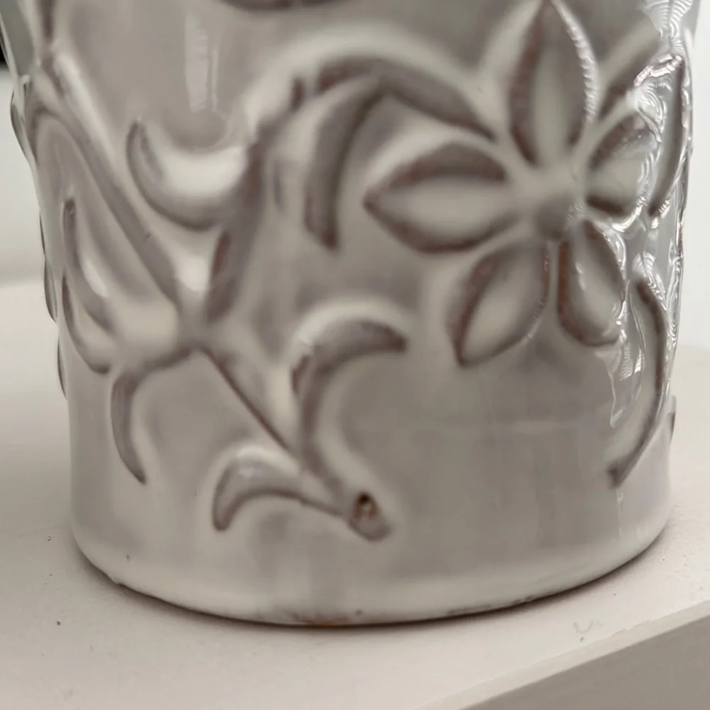 Terracotta White Glazed Floral Embossed Vase - Picture 5 of 7